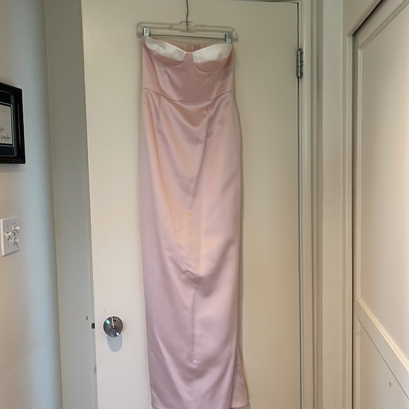 Pale pink long satin gown with two tone bodice - Picture 3 of 6